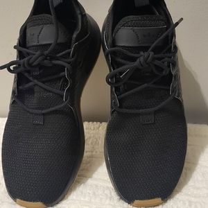 Adidas Black Sneaker Size 5 Women in Great Condition